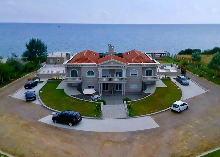 Villa Dimitri - Gardenside Souterrain